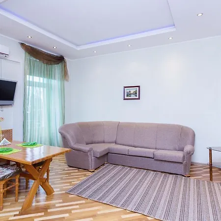 Sovetskaya 8 Apartment *